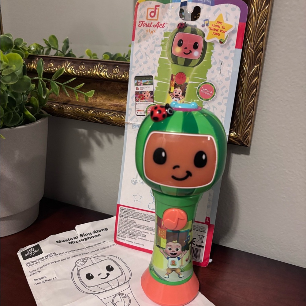 CoComelon  Musical Sing-Along Microphone. Sings What are you thankful for?